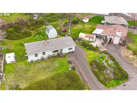 View/Area - 715 SW 27th St, Pendleton, OR 97801 photo 2 of 4