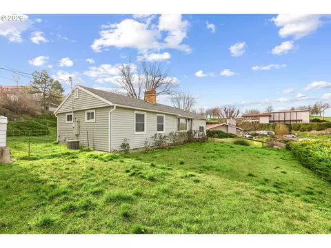 Exterior - 715 SW 27th St, Pendleton, OR 97801 photo 1 of 2
