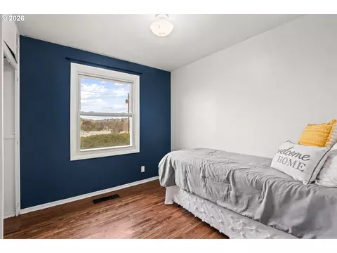 Bedroom - 715 SW 27th St, Pendleton, OR 97801 photo 1 of 4