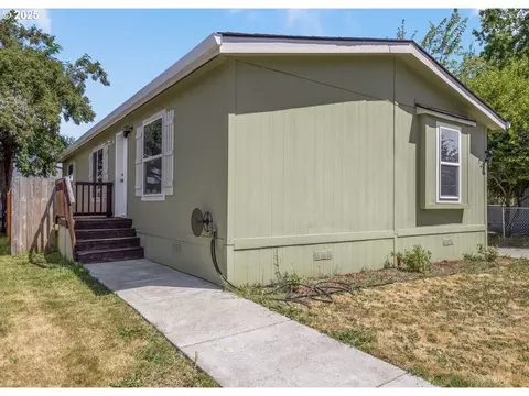 1415 S Bertelsen Rd #143, Eugene, OR 97402