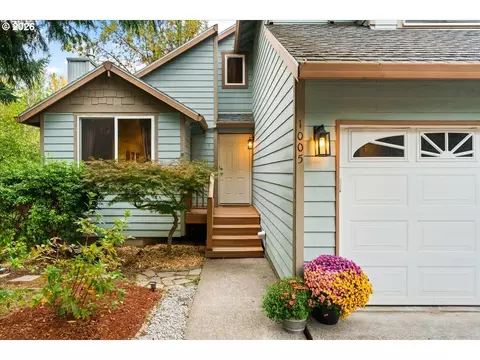 Exterior - 1005 SW 4th St, Gresham, OR 97080 photo 2 of 10