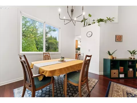 Dining - 1005 SW 4th St, Gresham, OR 97080 photo 1 of 5