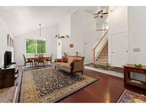 Living - 1005 SW 4th St, Gresham, OR 97080 photo 1 of 3