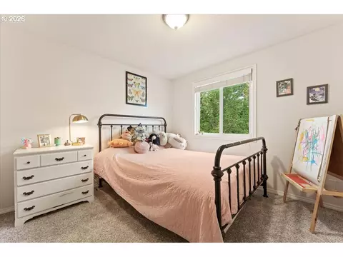 Bedroom - 1005 SW 4th St, Gresham, OR 97080 photo 1 of 7