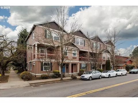 2633 N Killingsworth St, Portland, OR 97217