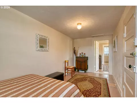 Bedroom - 335 SW Court Ave, Pendleton, OR 97801 photo 11 of 11