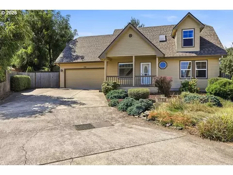 Exterior - 196 S 72nd St, Springfield, OR 97478 photo 2 of 14