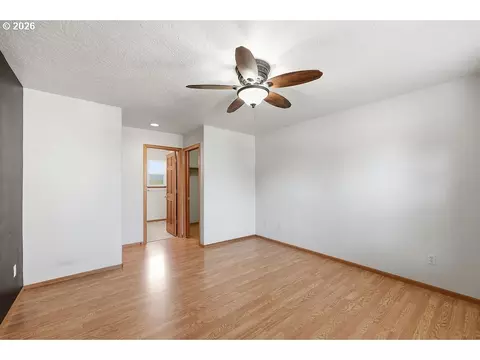 Bedroom - 196 S 72nd St, Springfield, OR 97478 photo 1 of 8