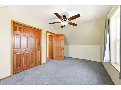 Bedroom - 196 S 72nd St, Springfield, OR 97478 photo 5 of 8