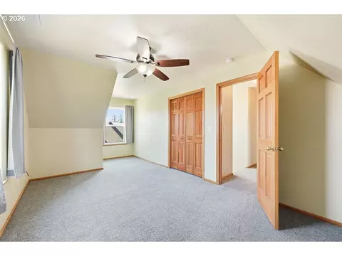 Bedroom - 196 S 72nd St, Springfield, OR 97478 photo 4 of 8