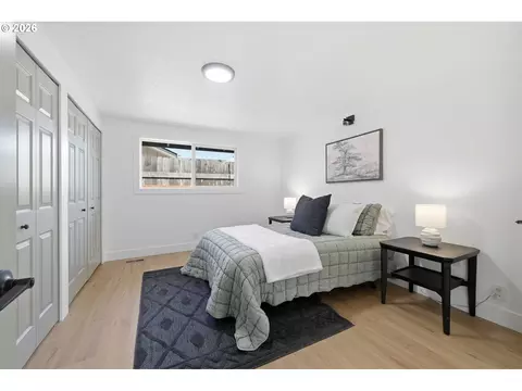 Bedroom - 2453 37th St, Springfield, OR 97477 photo 1 of 11