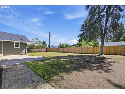 Exterior - 2453 37th St, Springfield, OR 97477 photo 9 of 13