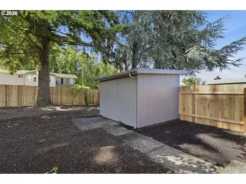 Exterior - 2453 37th St, Springfield, OR 97477 photo 7 of 13