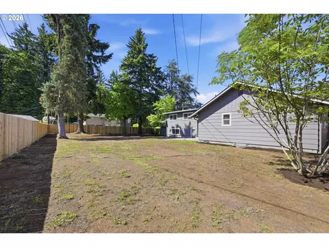 Exterior - 2453 37th St, Springfield, OR 97477 photo 11 of 13