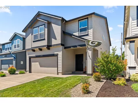 2678 26th Loop, Springfield, OR 97477 photo 2