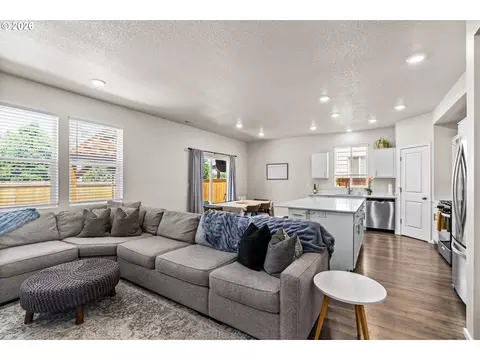 2678 26th Loop, Springfield, OR 97477 photo 8