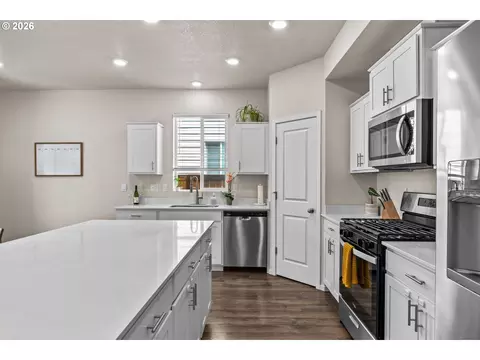 2678 26th Loop, Springfield, OR 97477 photo 14