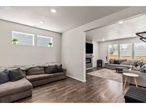 2678 26th Loop, Springfield, OR 97477 photo 5