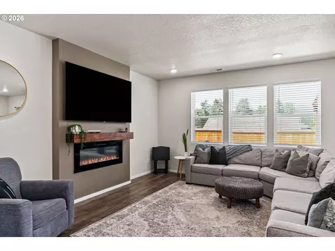 2678 26th Loop, Springfield, OR 97477 photo 6