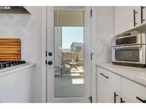 Kitchen - 2945 S Jasper Dr, Cornelius, OR 97113 photo 5 of 5