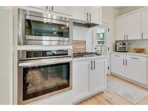 Kitchen - 2945 S Jasper Dr, Cornelius, OR 97113 photo 3 of 5