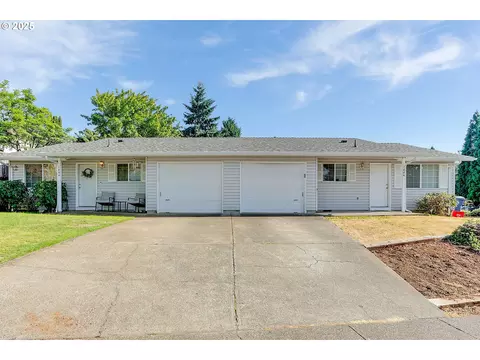 1884 S Skyline Village Loop, Salem, OR 97306