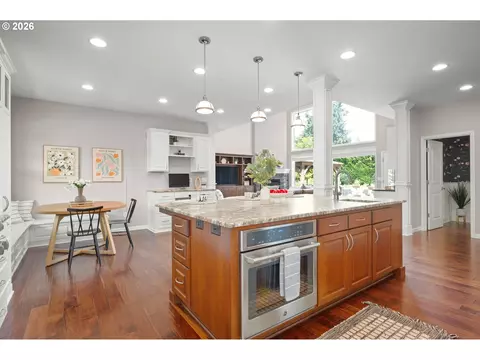 Kitchen - 3217 Boardwalk Ave, Eugene, OR 97401 photo 4 of 6