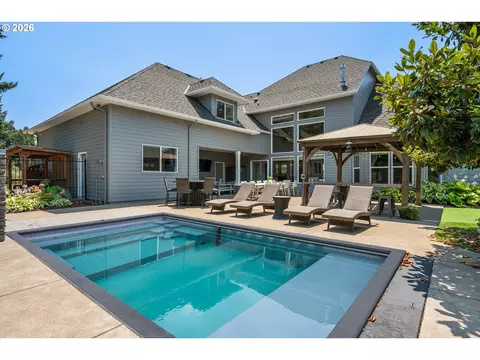 Exterior - 3217 Boardwalk Ave, Eugene, OR 97401 photo 4 of 7