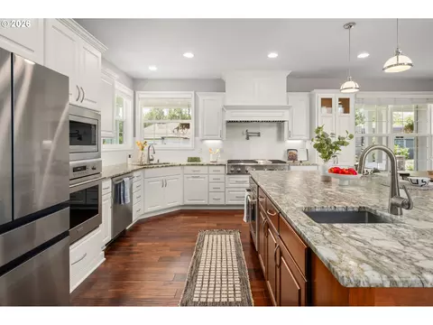 Kitchen - 3217 Boardwalk Ave, Eugene, OR 97401 photo 3 of 6