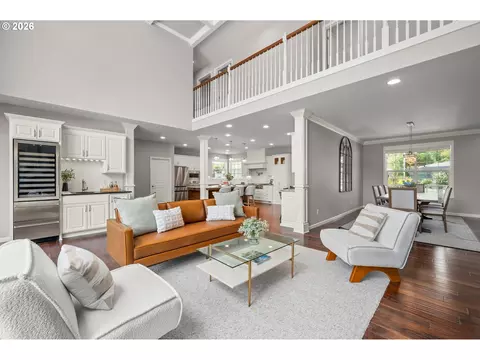 Living - 3217 Boardwalk Ave, Eugene, OR 97401 photo 2 of 4