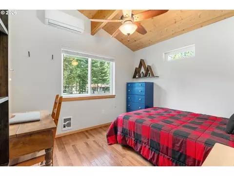 Bedroom - 1284 Canyon Rd, Appleton, WA 98602 photo 3 of 4