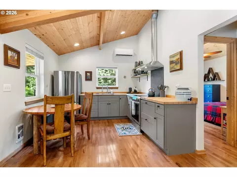 Kitchen - 1284 Canyon Rd, Appleton, WA 98602 photo 1 of 5