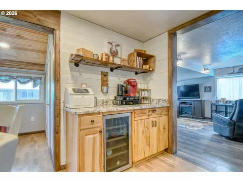 Kitchen - 73561 Williams Ln, Pendleton, OR 97801 photo 4 of 4