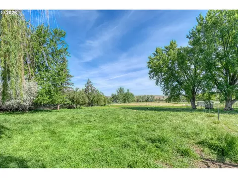 Exterior - 73561 Williams Ln, Pendleton, OR 97801 photo 8 of 13