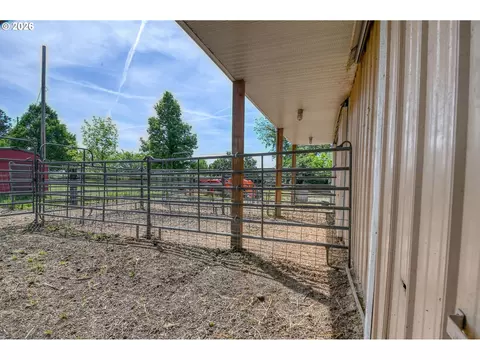 Exterior - 73561 Williams Ln, Pendleton, OR 97801 photo 11 of 13