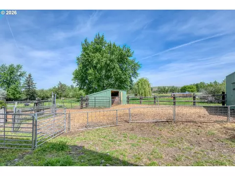 Exterior - 73561 Williams Ln, Pendleton, OR 97801 photo 12 of 13