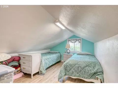 Bedroom - 73561 Williams Ln, Pendleton, OR 97801 photo 3 of 3