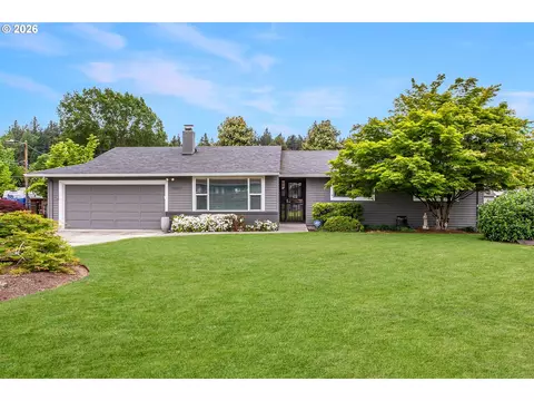 15065 SE Brightwood Ave, Milwaukie, OR 97267