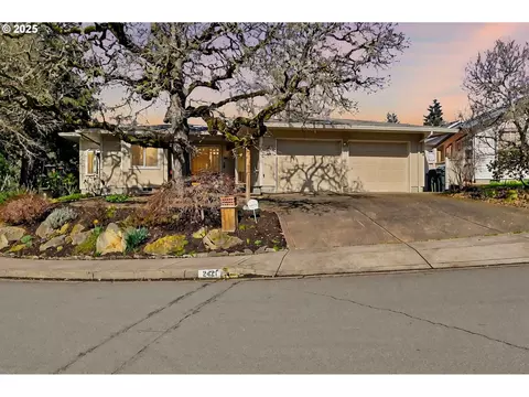 2421 Greiner St, Eugene, OR 97405