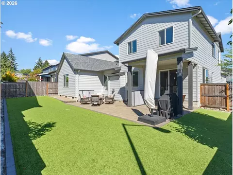 Exterior - 703 N 34th Ter, Hillsboro, OR 97124 photo 3 of 4