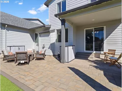 Exterior - 703 N 34th Ter, Hillsboro, OR 97124 photo 2 of 4