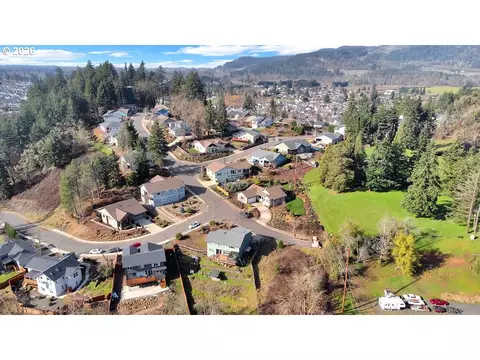 3767 Vitus Ln, Springfield, OR 97477 photo 9