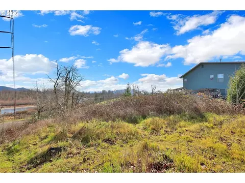 3767 Vitus Ln, Springfield, OR 97477 photo 2