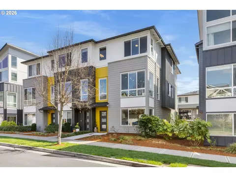 17312 SW Kite Ln, Beaverton, OR 97007