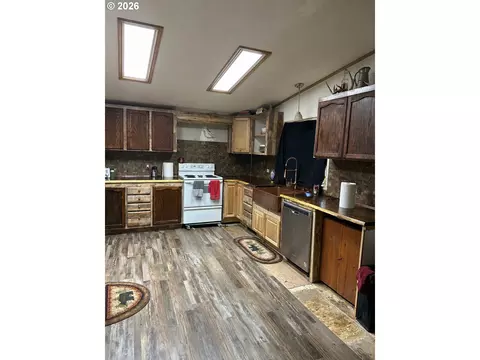 1800 Cedar St, Elgin, OR 97827 photo 2
