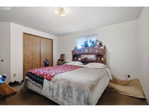Bedroom - 602 N Dolash Ct, Newberg, OR 97132 photo 2 of 4