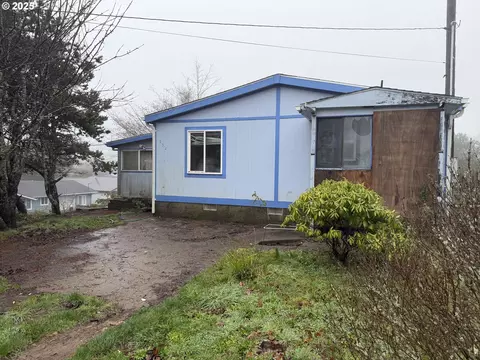 252 NW 20th St, Newport, OR 97365
