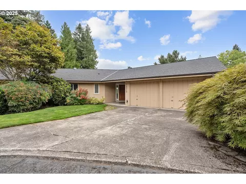 7375 SW Eastmoor Ter, Portland, OR 97225