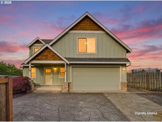 2528 N Crater Ln, Newberg, OR 97132