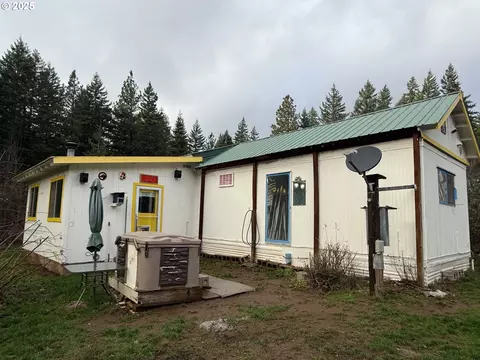 627 Canyon Rd, Lyle, WA 98635